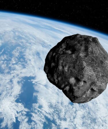 Un énorme astéroïde assez gros pour détruire la ville pour passer entre la Terre et la Lune ce week-end