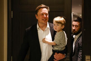 Elon Musk avertit que le contrôle des naissances et l'avortement pourraient faire « s'effondrer » la civilisation