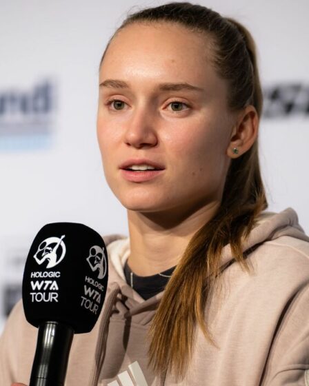 La championne de Wimbledon Elena Rybakina soutient le retour des Russes à SW19