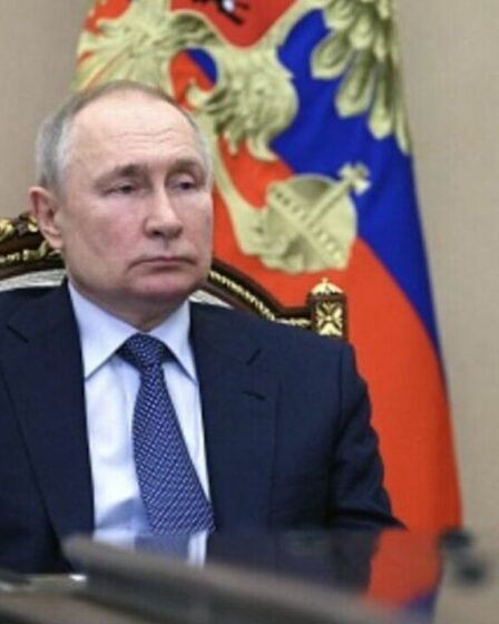 L'ancien chef de la CIA dit que Poutine est un "homme mort qui marche" alors qu'un "soulèvement" se profile