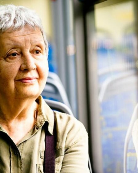 Les plus de 60 ans devraient attendre plus longtemps pour un laissez-passer de bus gratuit avec l'augmentation de l'âge de la retraite de l'État