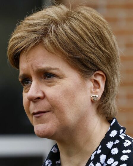 Nicola Sturgeon fait face à une suspension du SNP pour une vidéo divulguée alors que les problèmes financiers s'aggravent