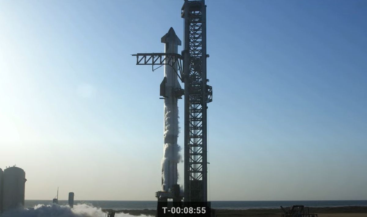 SpaceX contraint de reporter le lancement de la plus grande fusée de tous les temps quelques minutes avant le décollage