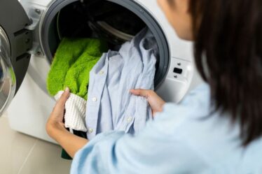 Bannissez les "mauvaises odeurs" des machines à laver à l'aide d'un simple nettoyant - il ne "sentera plus"