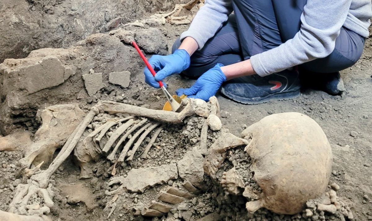 Deux squelettes récemment découverts à Pompéi romain dévoilent le mystère d'un ancien tremblement de terre