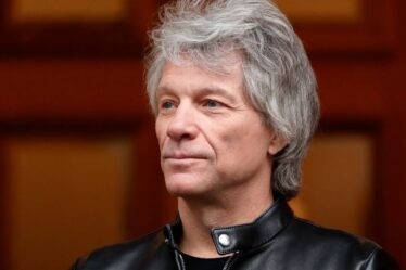 Jon Bon Jovi rompt le silence sur les fiançailles de son fils avec Millie Bobby Brown au milieu d'un contrecoup