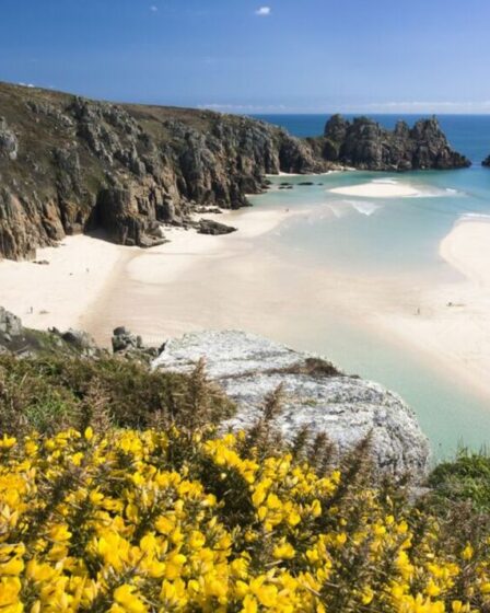 La meilleure plage d'Angleterre est un « coin de paradis » avec des « eaux bleues des Caraïbes »