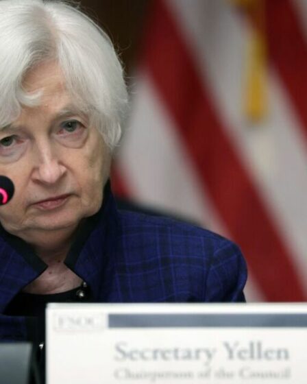 Le secrétaire américain au Trésor met en garde contre une "catastrophe" si le plafond de la dette n'est pas relevé