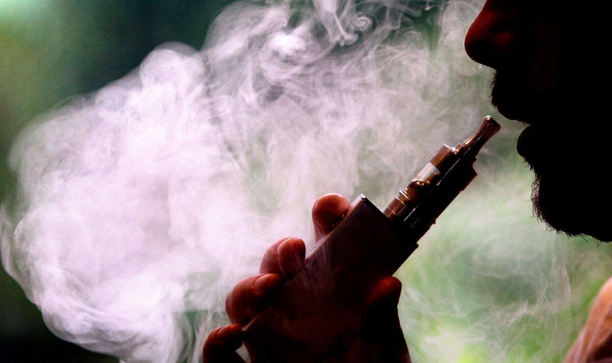 Les fumeurs britanniques perdent confiance dans les vapes - car ils pensent qu'ils sont aussi mauvais que les cigarettes