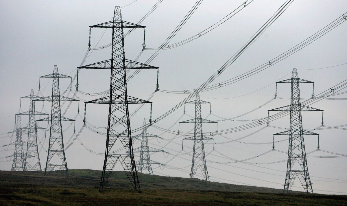 Les paysages du Suffolk menacés par des centaines de nouveaux pylônes électriques, prévient le député conservateur