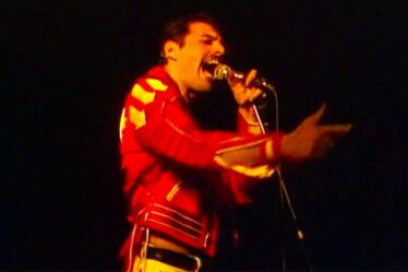 Queen partage quatre performances live épiques de Freddie Mercury Under Pressure compilées ensemble