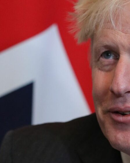 Boris Johnson "pourrait créer un nouveau parti" alors que les alliés de Sunak craignent que l'ancien Premier ministre ne "devienne nucléaire"