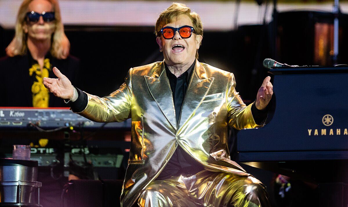 Elton John partage un message dévastateur avec les fans après l'incroyable set de Glastonbury