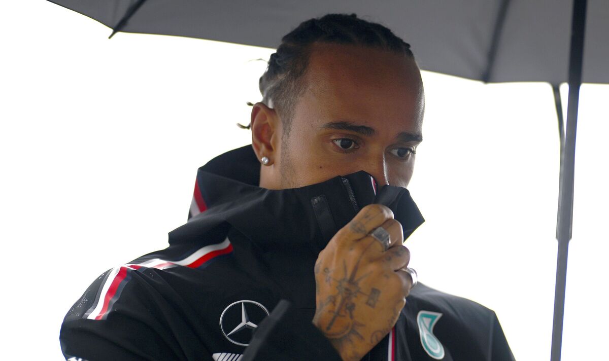 F1 LIVE: Lewis Hamilton dans la bévue de Mercedes alors que l'effronté George Russell veut une enquête