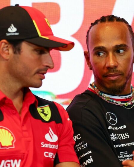 Le chef de Ferrari laisse tomber un nouvel indice de Lewis Hamilton après que Toto Wolff ait démystifié les négociations de F1