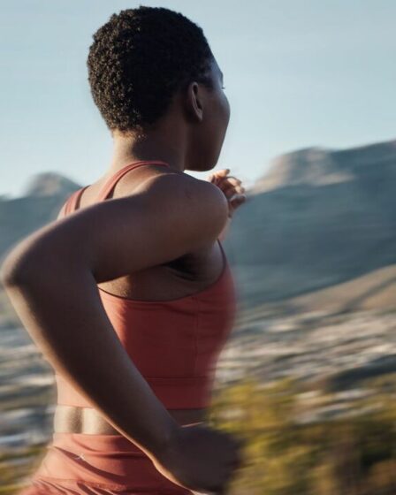 L'entraînement d'endurance par vous-même pourrait déclencher une présence imaginaire