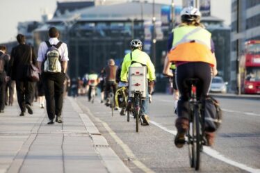 Les cyclistes portant des équipements de sécurité sont considérés comme "moins que pleinement humains", selon une étude