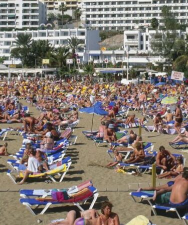 Les vacanciers britanniques en Espagne pourraient faire face à une lourde amende en raison d'une règle peu connue