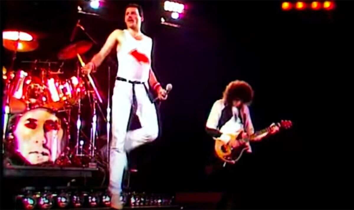 Queen post épique Freddie Mercury Dragon Attack performance live d&rsquo;il y a plus de 40 ans