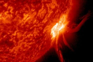 La Terre sera frappée par une tempête géomagnétique alors que les scientifiques repèrent une éruption solaire majeure