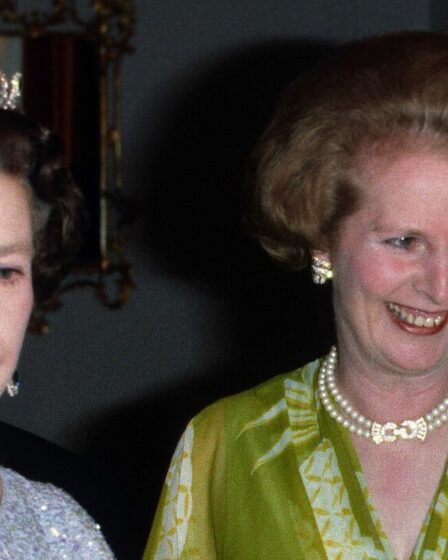 À l'intérieur des excuses de la reine à Thatcher après qu'un rapport ait affirmé que la reine l'avait trouvée "insensible"