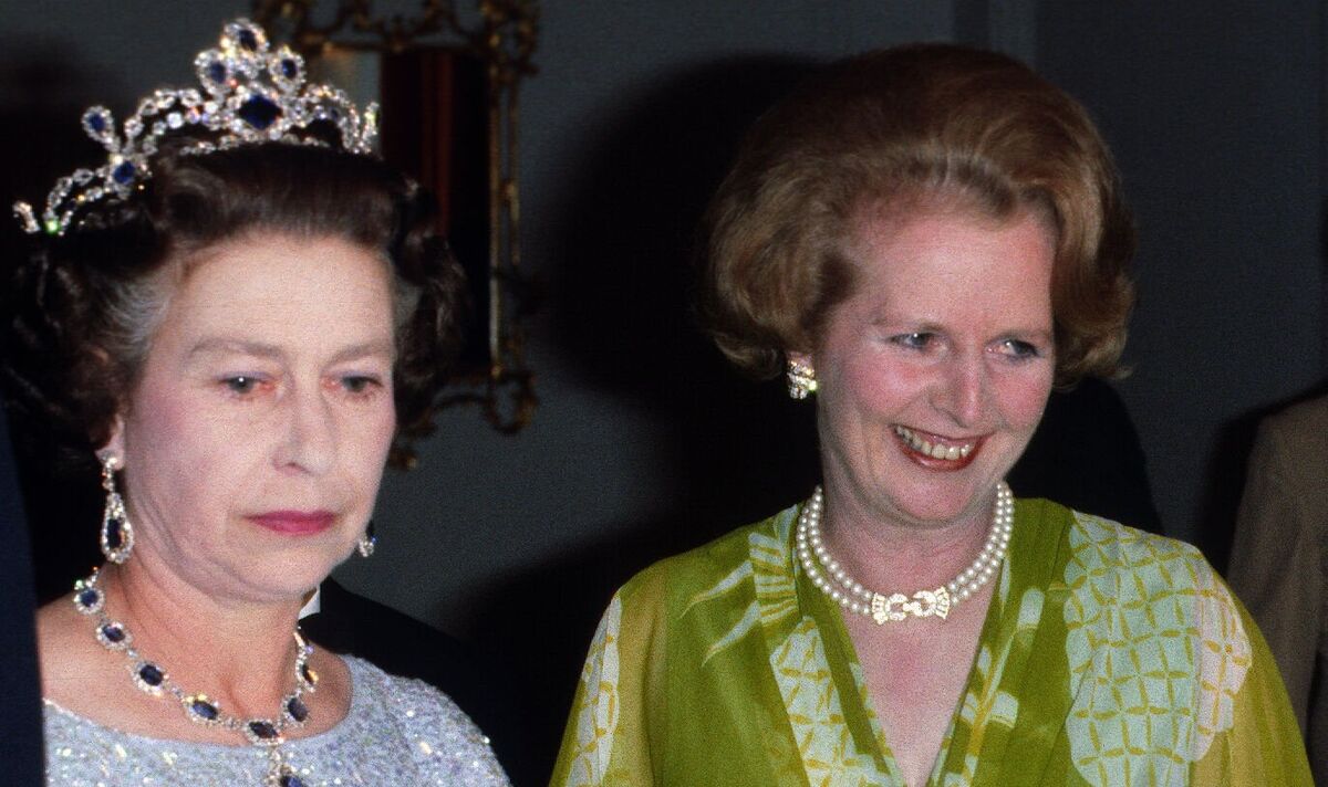 À l'intérieur des excuses de la reine à Thatcher après qu'un rapport ait affirmé que la reine l'avait trouvée "insensible"