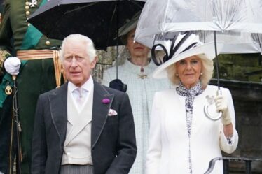 La reine Camilla et la princesse Anne étourdissent dans des couleurs pastel à la Garden Party en Écosse ce soir