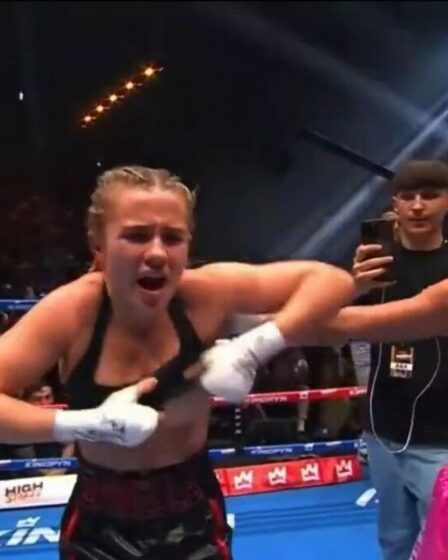 La star de Boxing OnlyFans, Daniella Hemsley, fait clignoter l'arène et étourdit les spectateurs après avoir remporté le combat