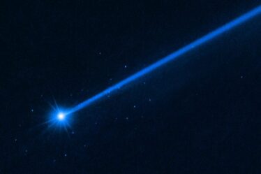 Le test de défense planétaire de la NASA a frappé un astéroïde si fort qu'il a fait voler des rochers, selon Hubble
