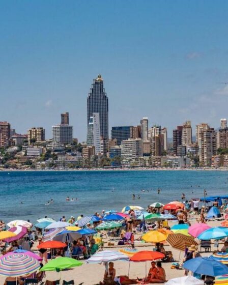 Les vacanciers britanniques en Espagne ont averti qu'ils risquaient des amendes pour la nouvelle règle sur les plages
