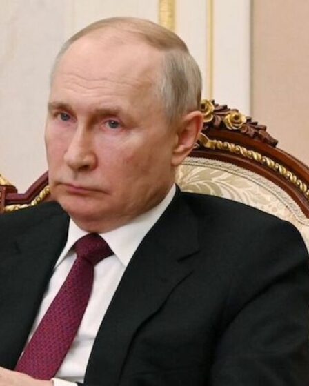 Poutine au bord du gouffre alors que le président lutte maintenant pour exercer le pouvoir après la "crise du commandement"
