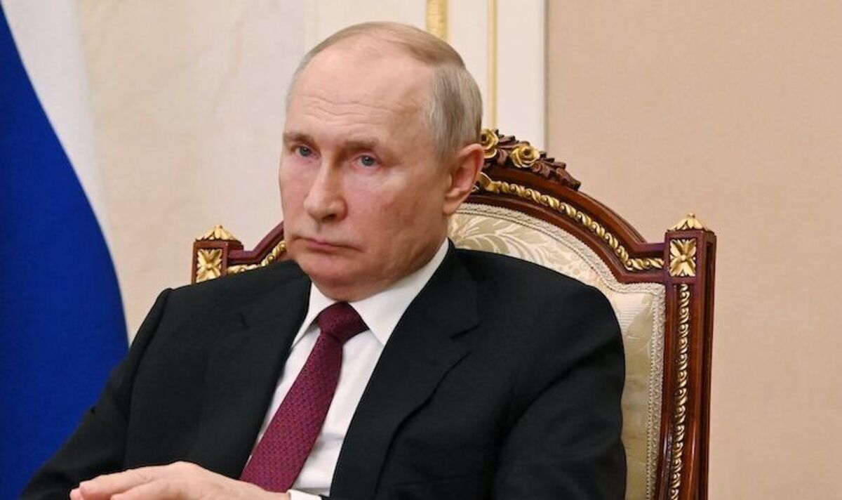 Poutine au bord du gouffre alors que le président lutte maintenant pour exercer le pouvoir après la "crise du commandement"