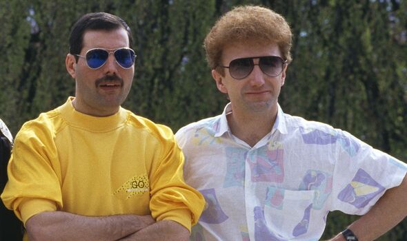 Queen met en vedette John Deacon et Freddie Mercury