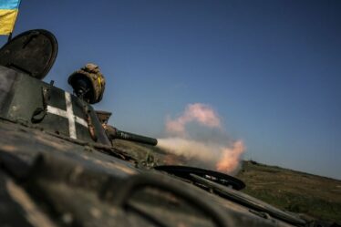 L'Ukraine est sur le point de réaliser un deuxième gain majeur en une semaine alors que la contre-offensive frappe les troupes de Poutine