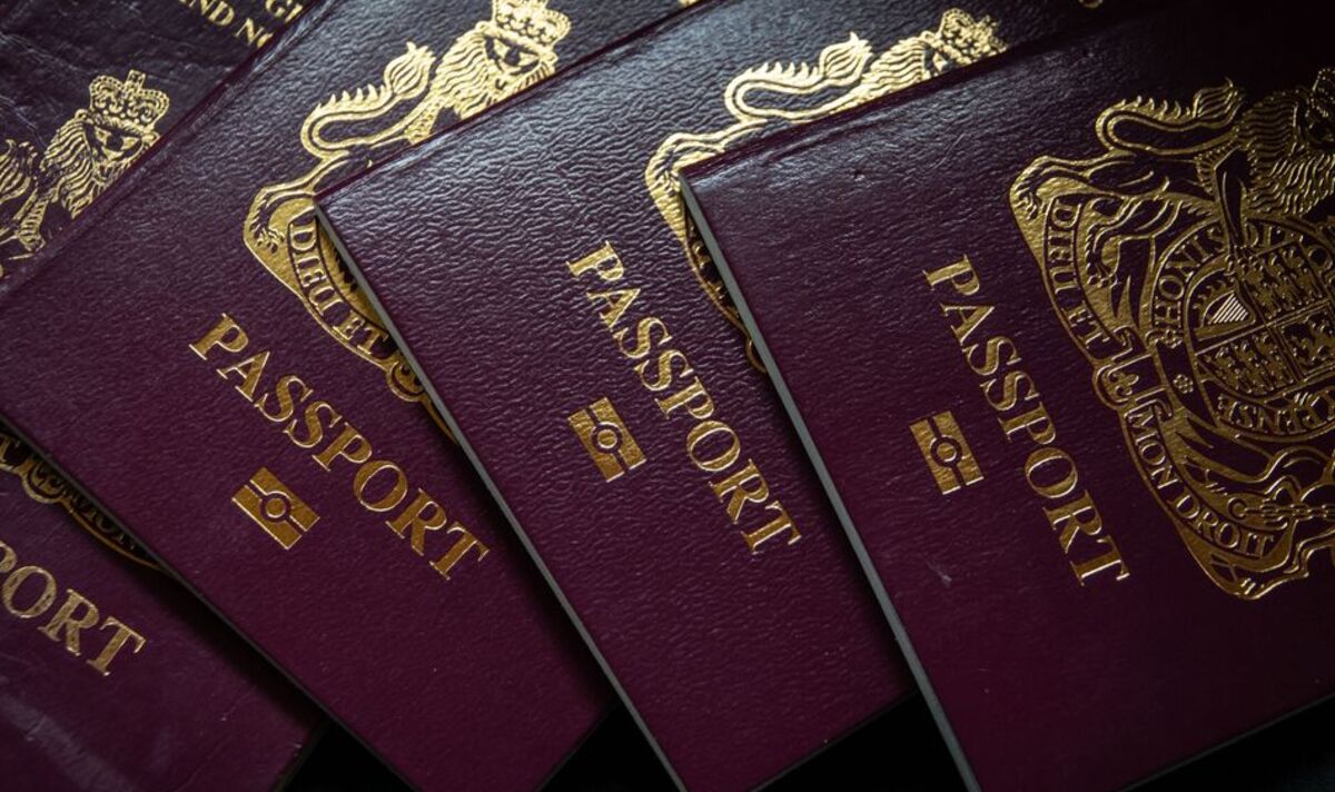 Le bureau des passeports donne TOUJOURS de fausses informations sur les dates d'expiration des voyages vers l'UE