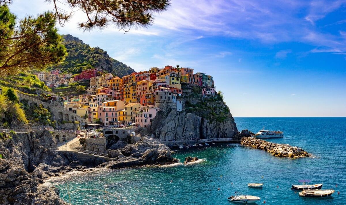 Le plus beau village du monde claqué alors que les touristes se sentent comme des «sardines en sueur»