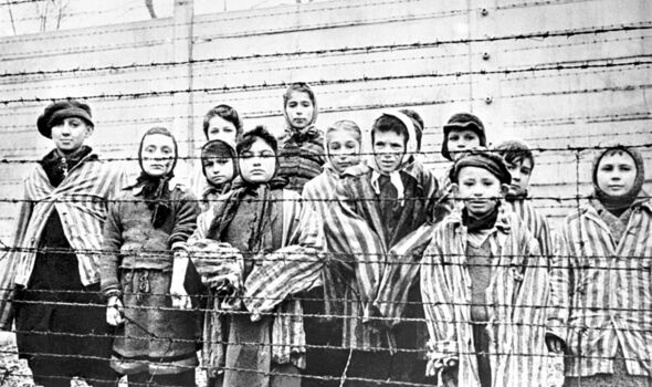 Enfants survivants du camp d’extermination d’Auschwitz, Pologne