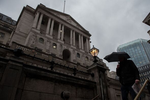 La Banque d'Angleterre sous la pluie