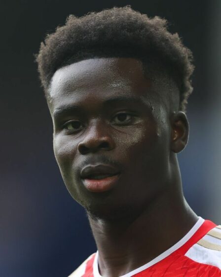 Bukayo Saka est pressenti pour le transfert à Man City alors que la star d'Arsenal "va chercher à déménager"