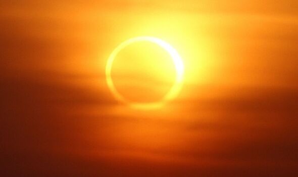 Une éclipse solaire annulaire