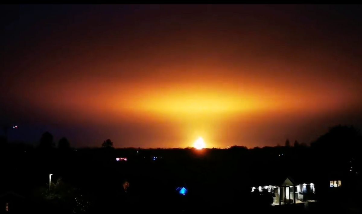 Explosion d'Oxford EN DIRECT : une énorme boule de feu illumine le ciel au-dessus de la ville