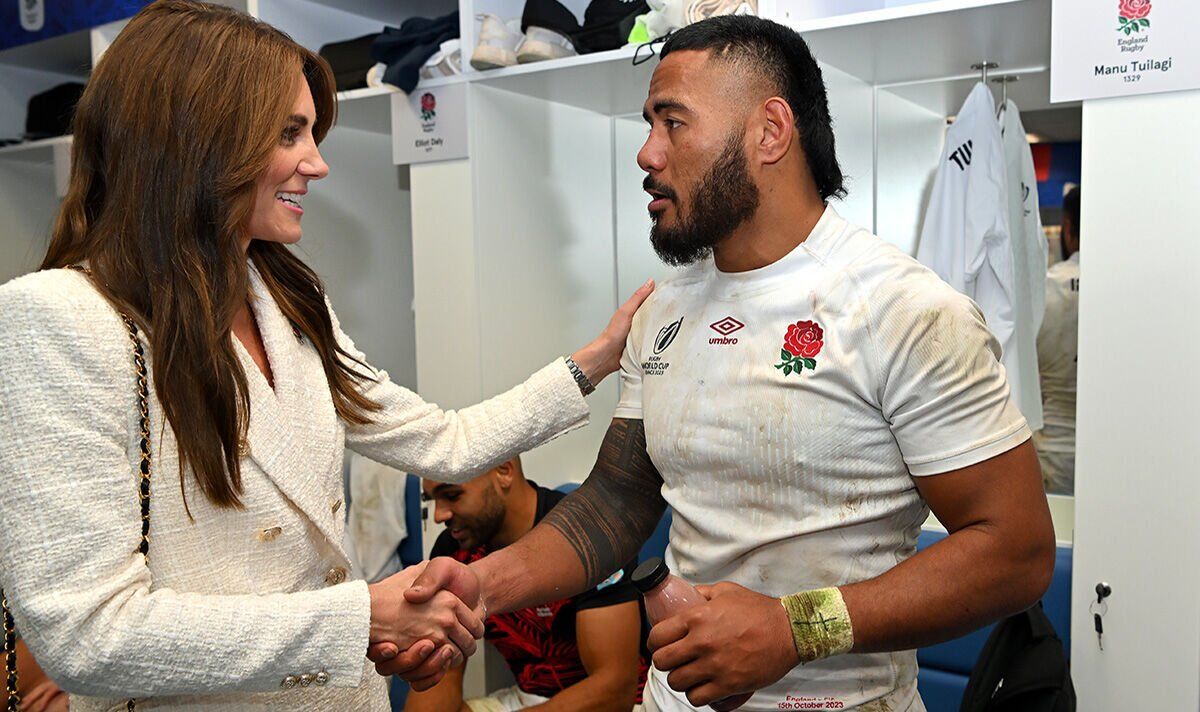 La « poignée de main du broyeur d'os » de la princesse Kate avec des joueurs de rugby a une signification « secrète »