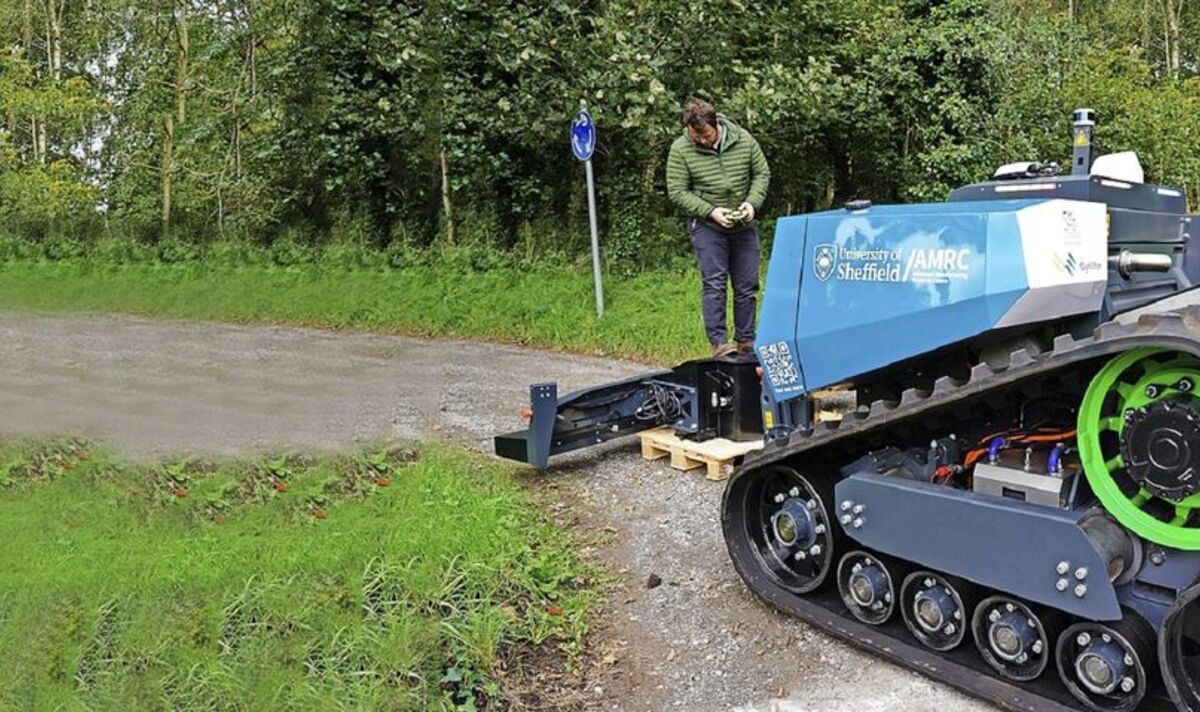 Le premier tracteur IA de Grande-Bretagne aide les jeunes agriculteurs à préparer l'avenir