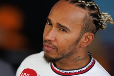Lewis Hamilton admet avoir « parlé avec Ferrari » et fait un aveu surprenant sur son contrat