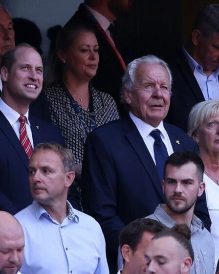 Prince George suscite la frénésie des fans alors qu'il fait une apparition surprise à la Coupe du Monde de Rugby