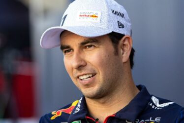 Sergio Perez a laissé « rire » des rumeurs de Red Bull dans une déclaration d'intention haussière