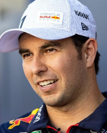 Sergio Perez a laissé « rire » des rumeurs de Red Bull dans une déclaration d'intention haussière