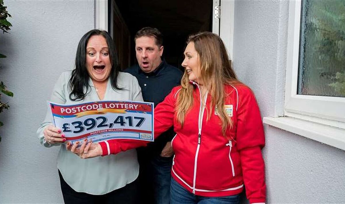 Une famille qui a déménagé dans une jolie petite ville « sur un coup de tête » gagne 392 000 £ à la loterie des codes postaux