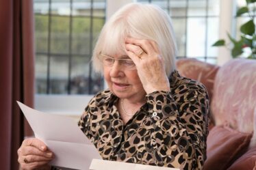 1,2 million de retraités de l'État survivent à peine car ils doivent réduire leurs coûts jusqu'à 166 £ par mois