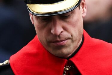 Le prince William a montré des signes de « tension intérieure » avec un geste clé lors de la cérémonie du jour du Souvenir